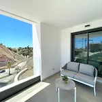 Majestic By The Beach, Apartamento